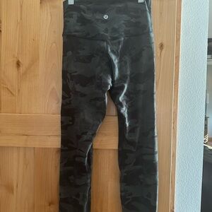 Lululemon size 4 Align cropped camo leggings